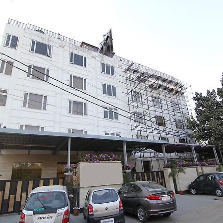 Oyo 12496 Skyotel Lucknow Exterior foto